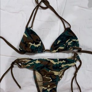Women’s camo bikini